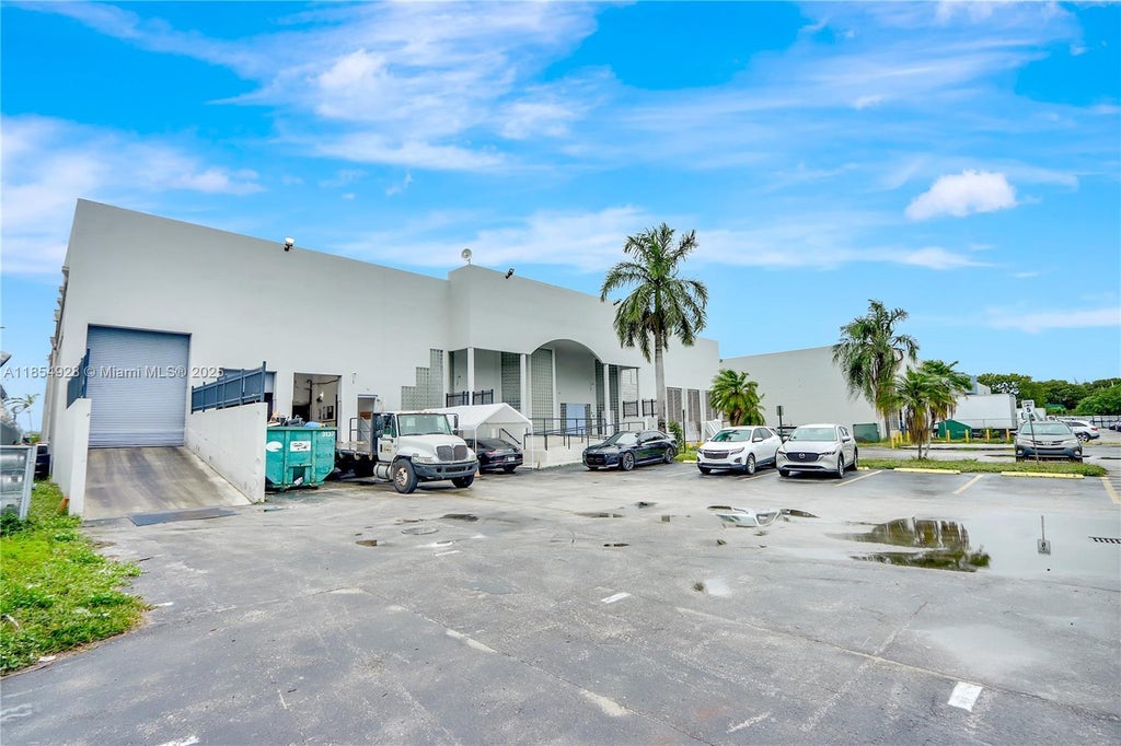 12900 Nw 38th Ave, Opa Locka