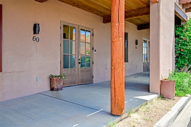 60 Avenida Aldea, Santa Fe