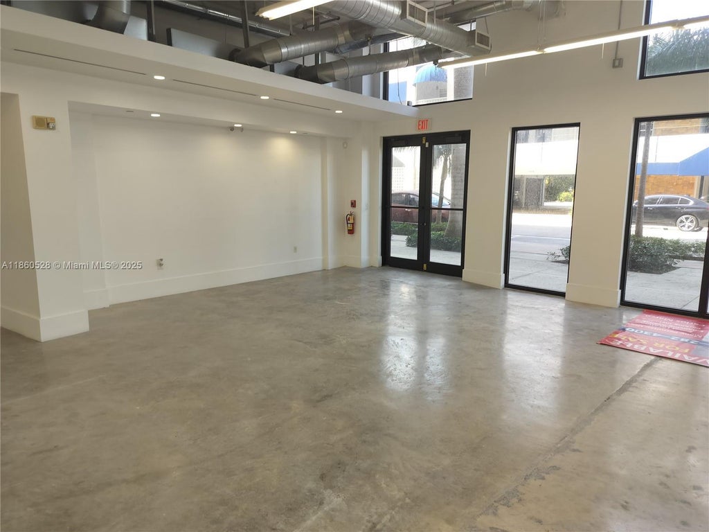 140 Madeira Ave, Coral Gables