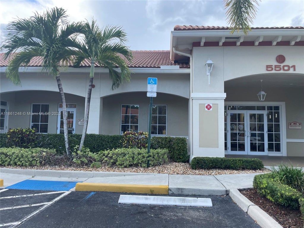 5501 N University Dr 103, Coral Springs