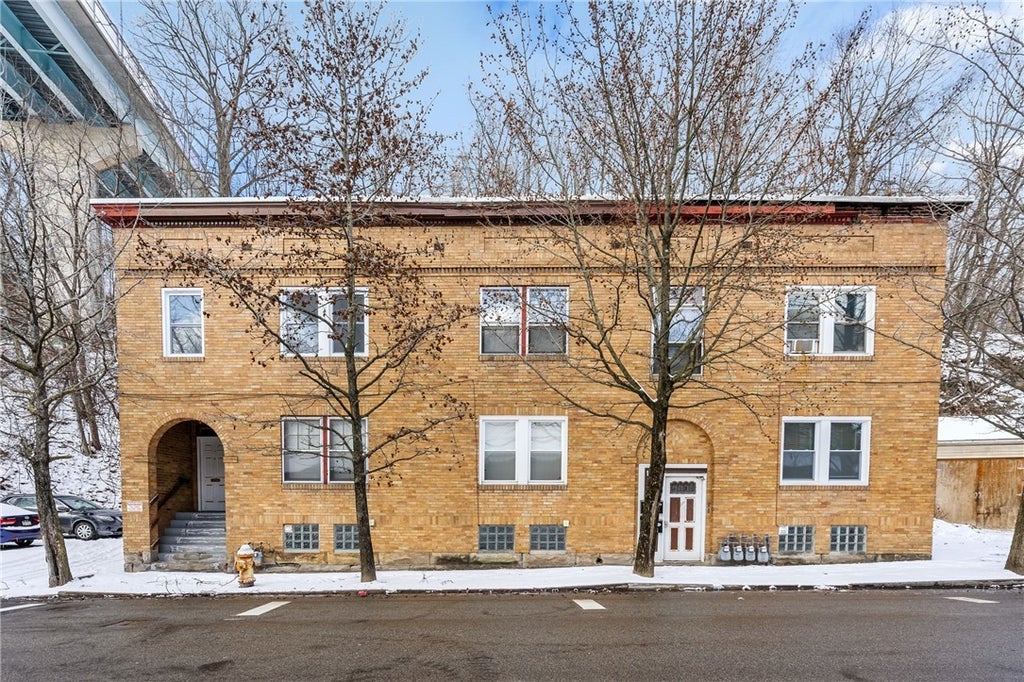 1316-1318 Woods Run Avenue, Woods Run