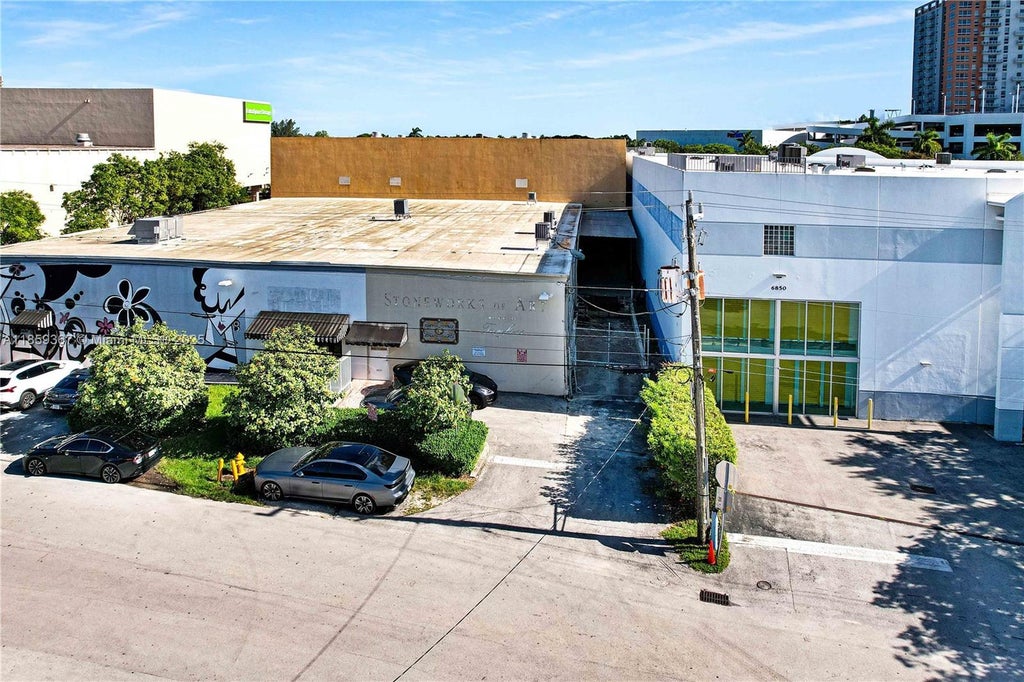 6840 Sw 81st Ter, Miami