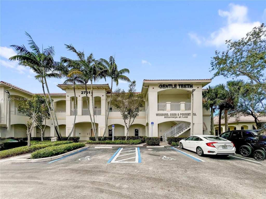 2751 Executive Park Dr 104, Weston