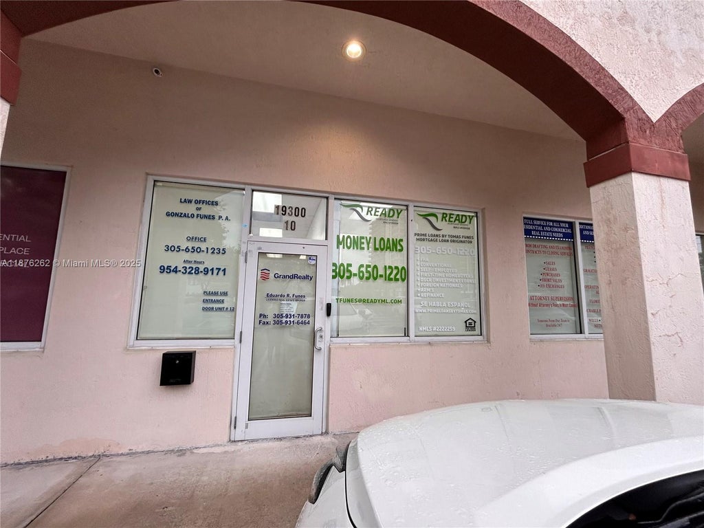 19300 W Dixie Hwy, Miami