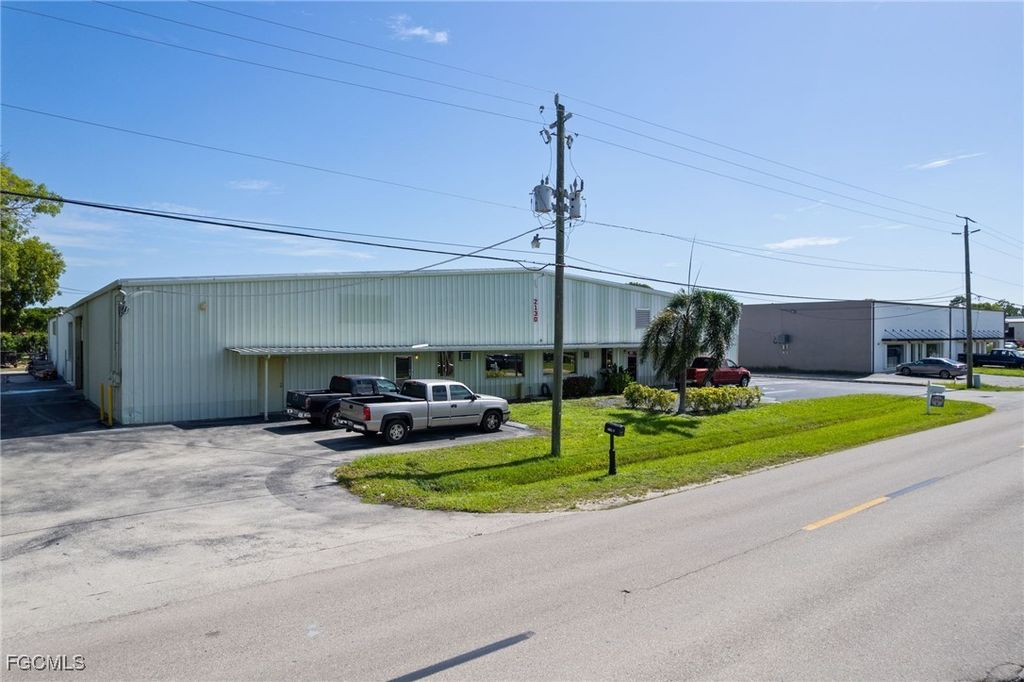 2130 Andrea Ln, FORT MYERS