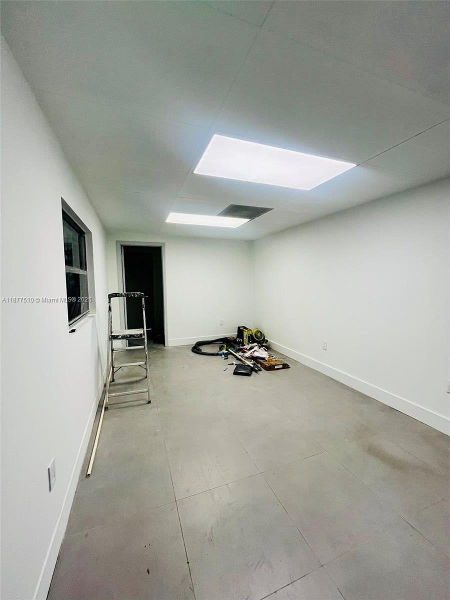 8416 Nw 61st St 4, Miami