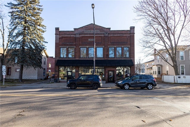 45 E Elm Street, Chippewa Falls