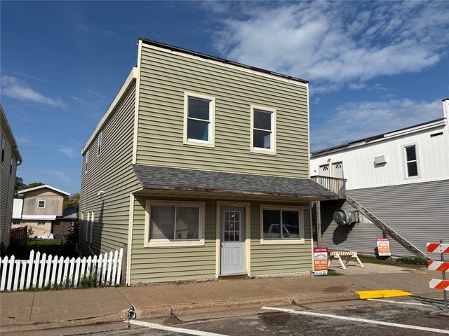 110 S Urberg Avenue, Blair