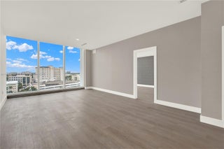 Photo of Listing #A11880858