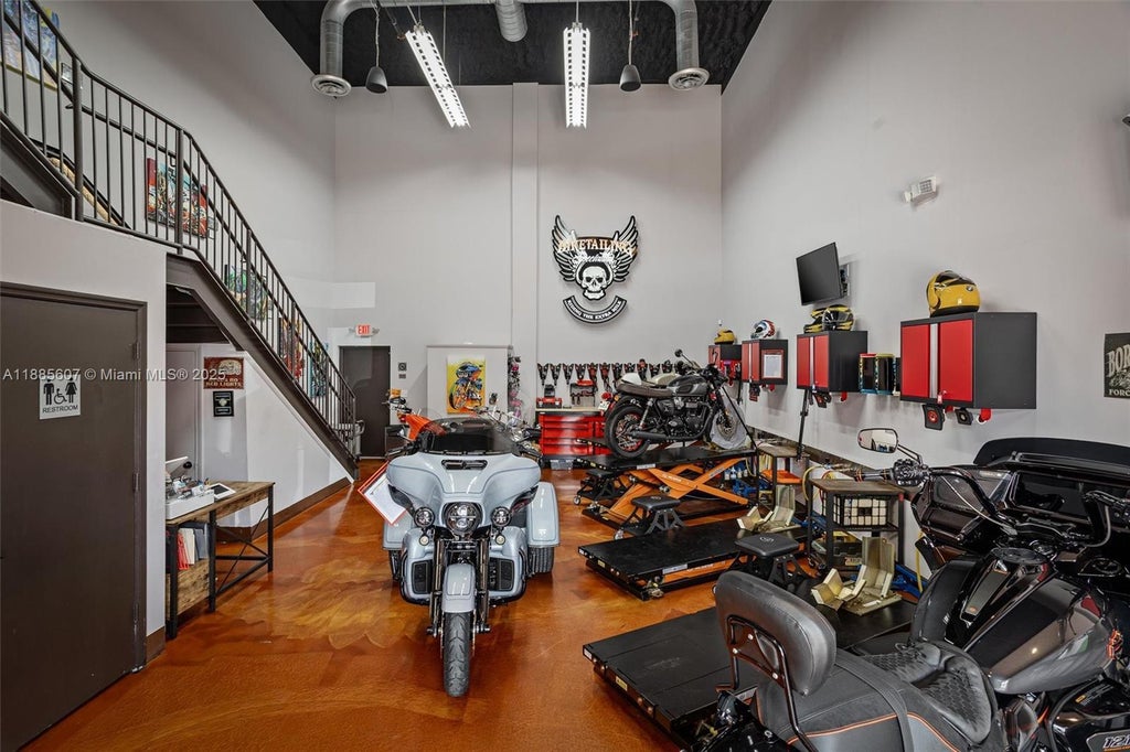 16637 Sw 117th Ave, Miami