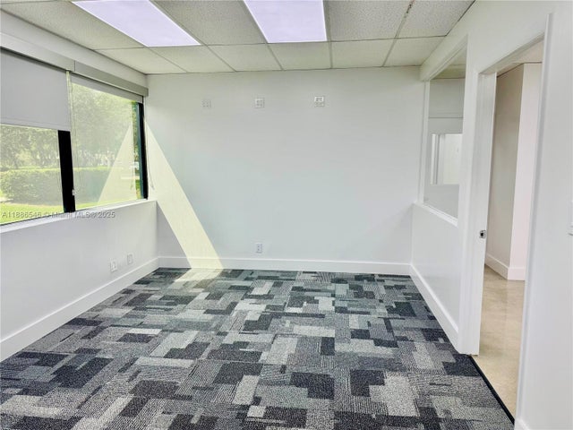 4 of 8 - 440 Sawgrass Corporate Pkwy 108, Sunrise, FL