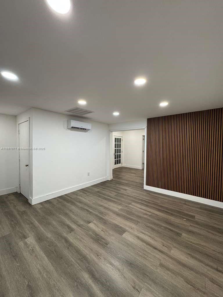 7262 Nw 70th St, Miami