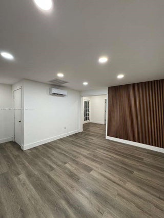 Photo of Listing #A11887677