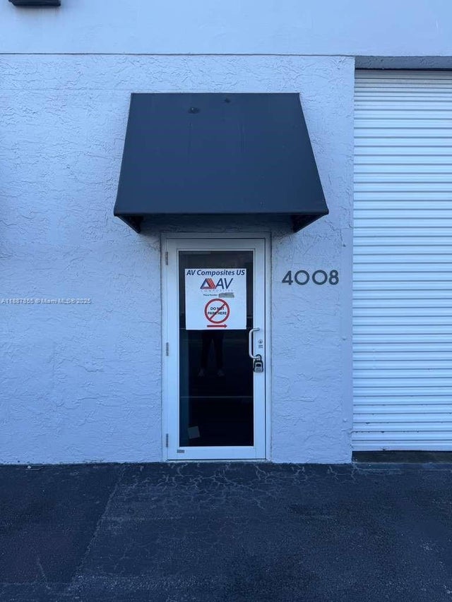 1 of 7 - 4008 N 30th Ave, Hollywood, FL