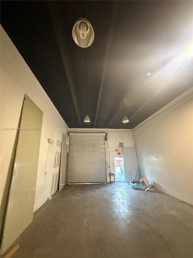 5 of 7 - 4008 N 30th Ave, Hollywood, FL