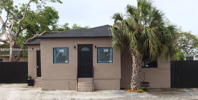 2 of 6 - 107 W Pembroke Rd, Hallandale Beach, FL