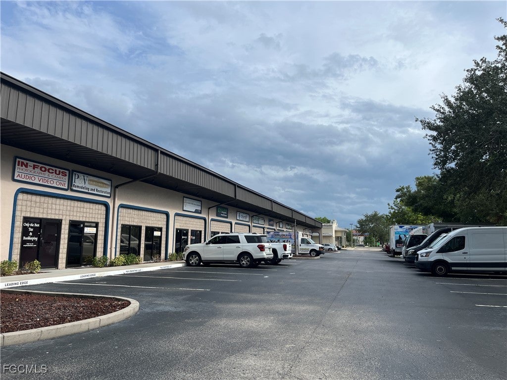 12155 Metro Pkwy 4, Fort Myers