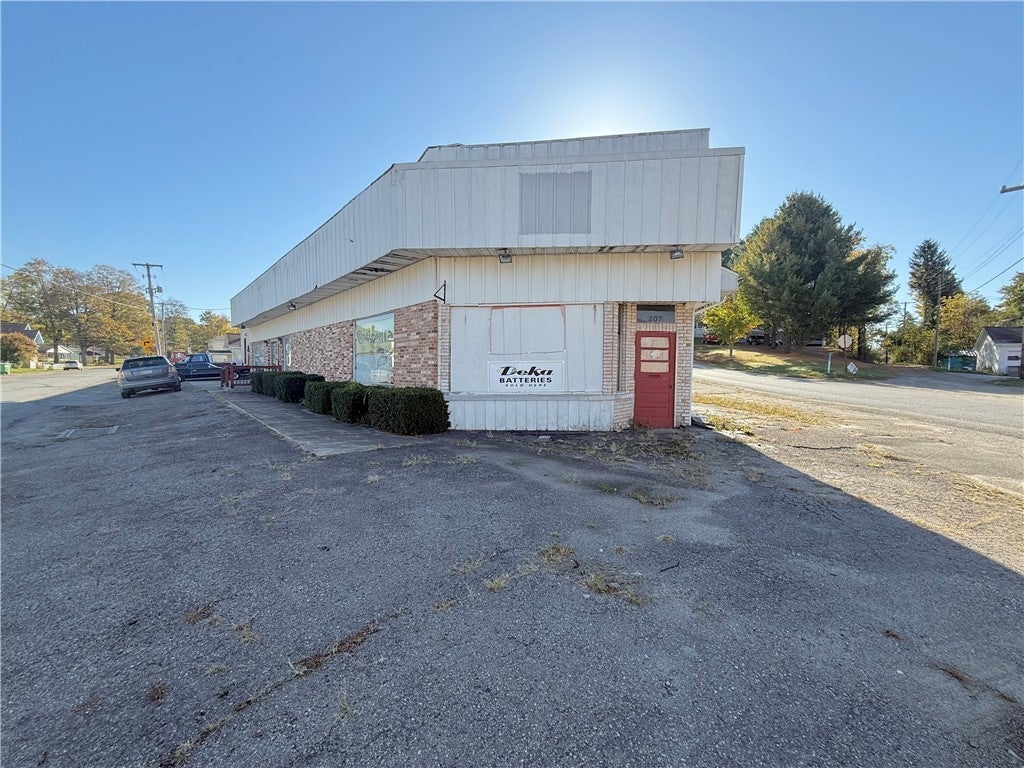 209 Center Street, Conneautville