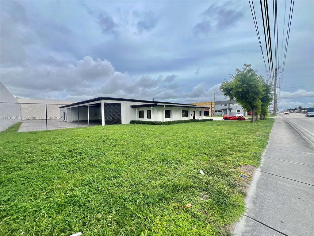 4301 Nw 72nd Ave, Miami