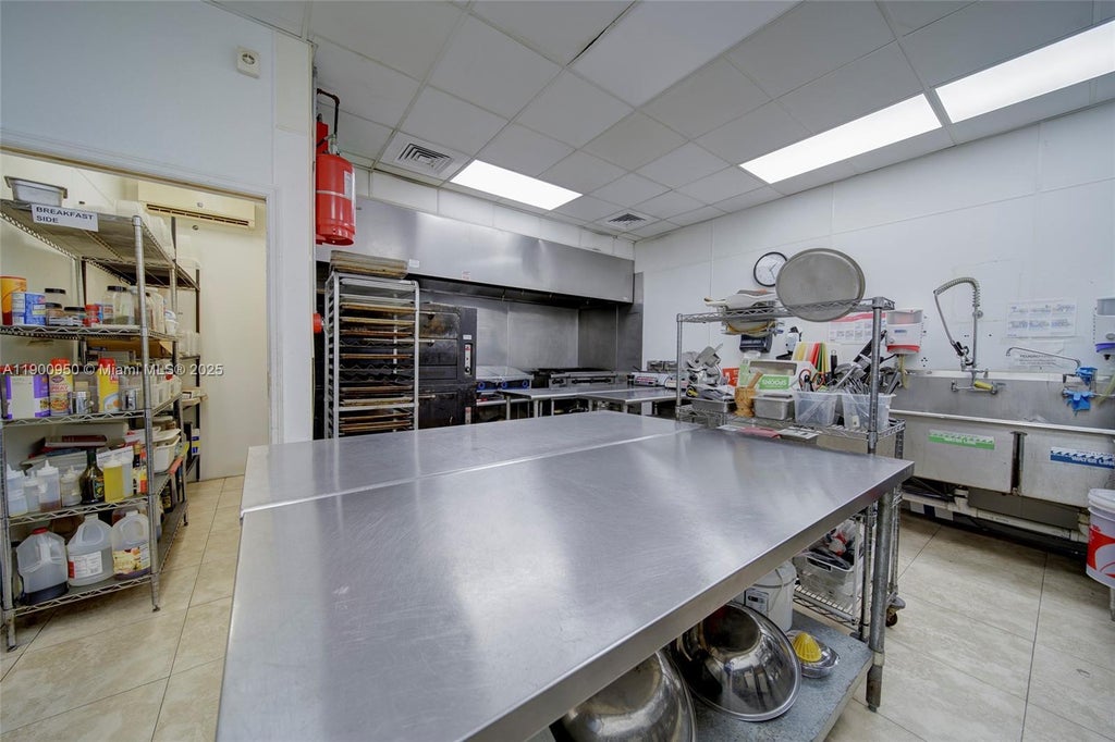 Industrial/ghost Kitchen For Rent In The Heart Of Miami!, Miami