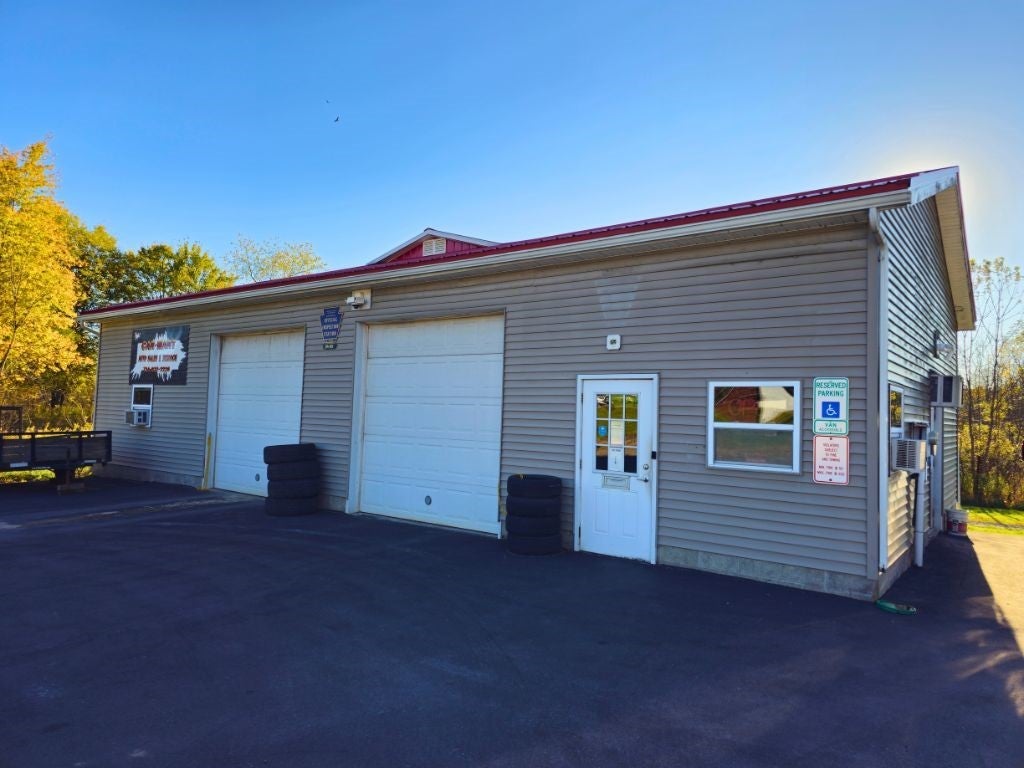 885 Jamestown Road, Jamestown