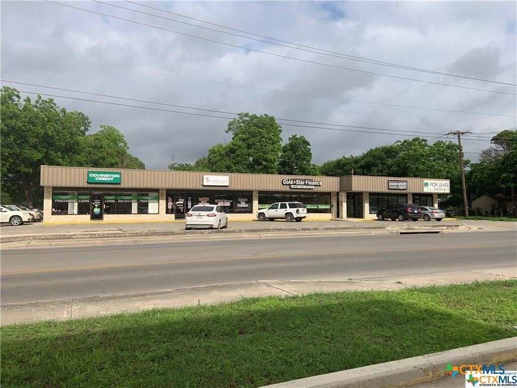 412 N King Street, Seguin