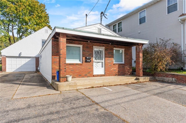 379 Maple Ave, Barrington