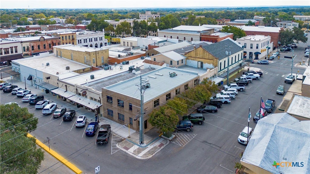 113 W Gonzales Street, Seguin