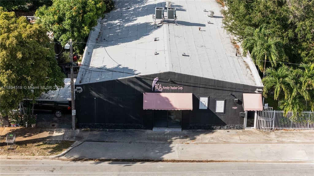 1121 Nw 29th St, Miami