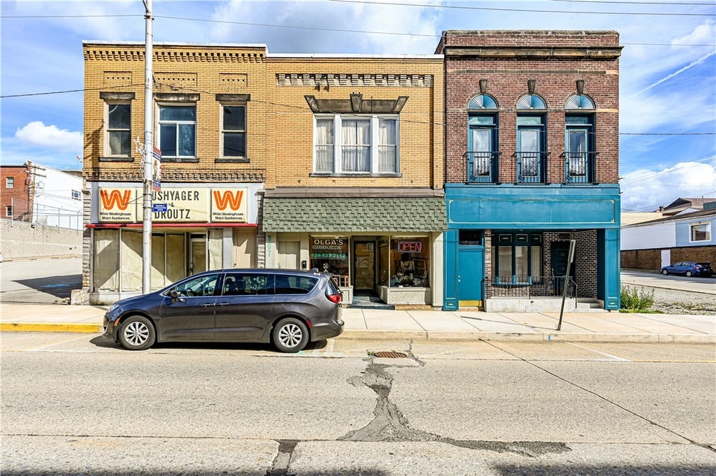 607 Clay Avenue, Jeannette