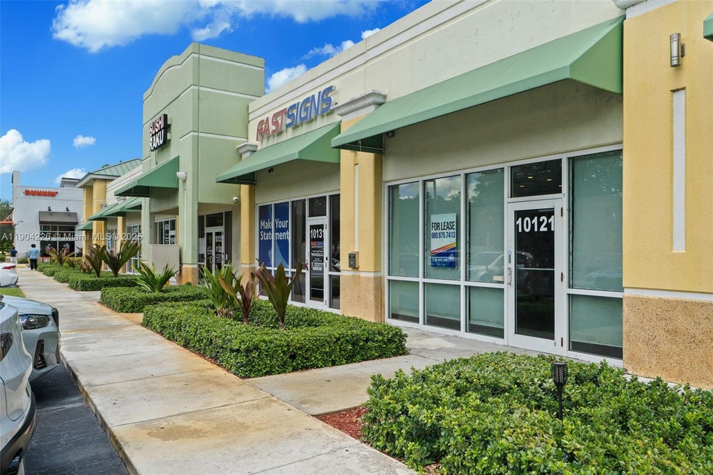 10101-10251 W Commercial Blvd 10121, Tamarac