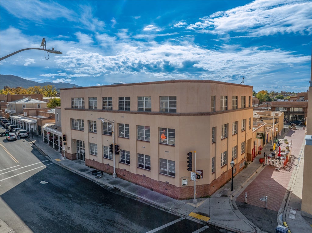 142 W Palace Avenue, Santa Fe