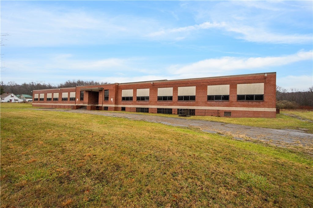 838 Joffre Cherry Valley Road, Smith