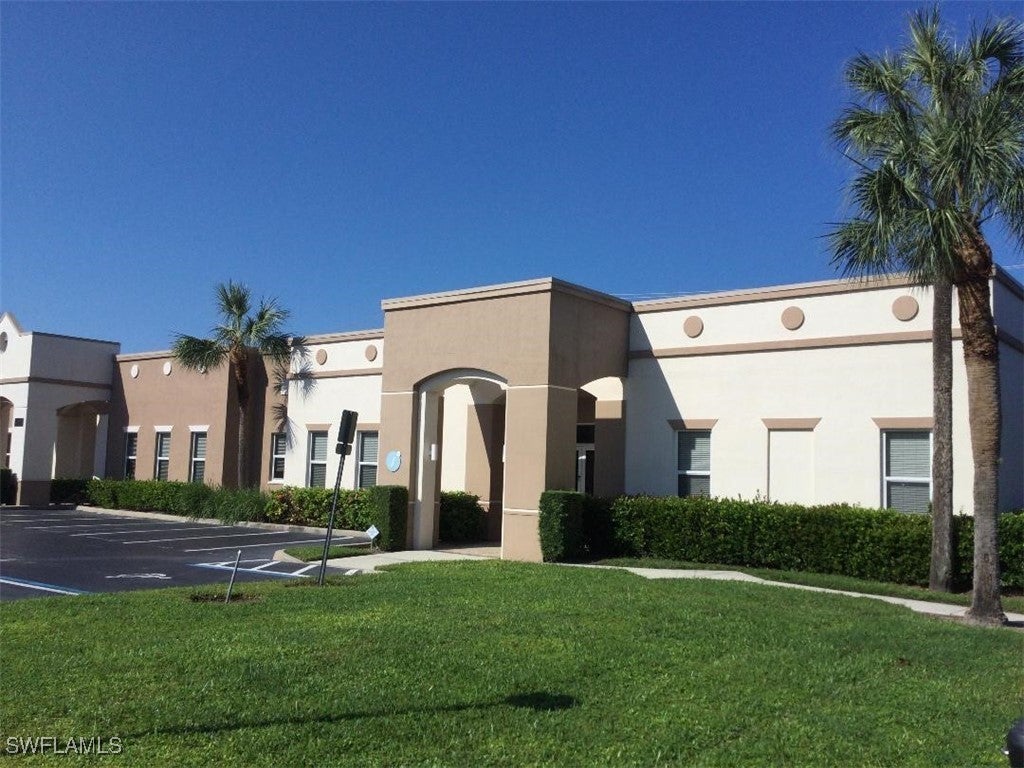 2675 S Horseshoe Dr 4-404, Naples