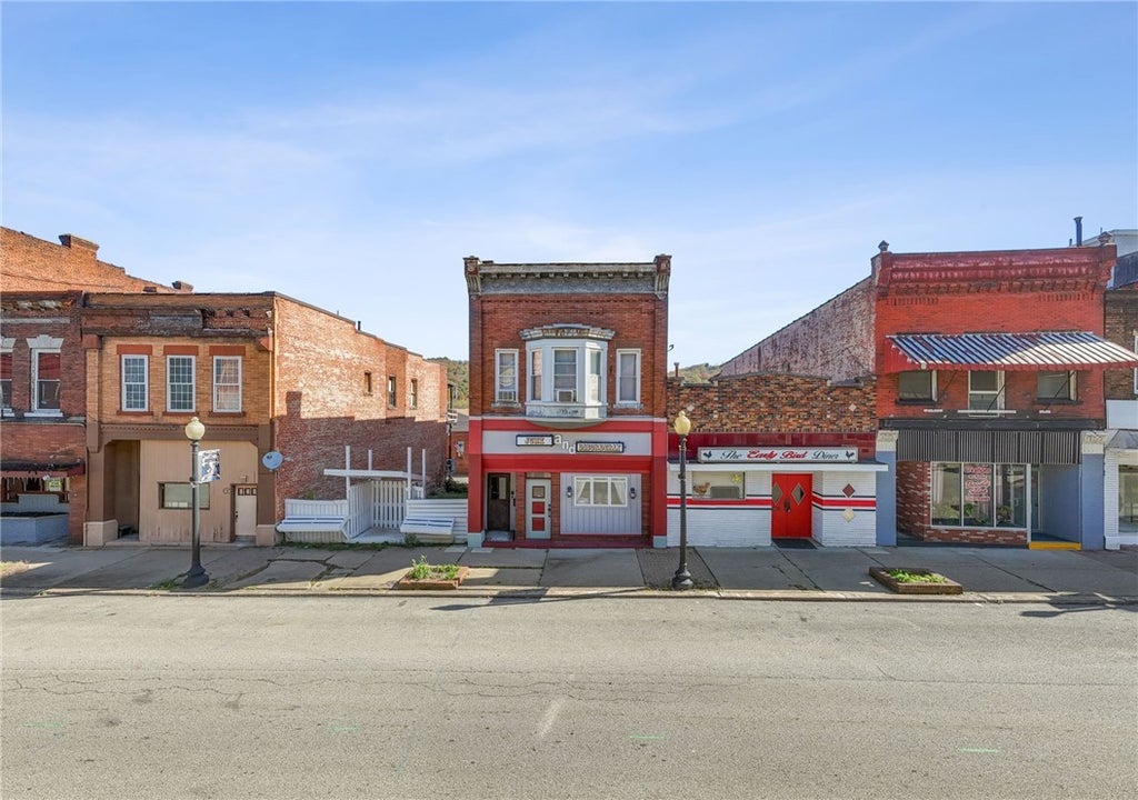 522 Mckean Ave, Donora