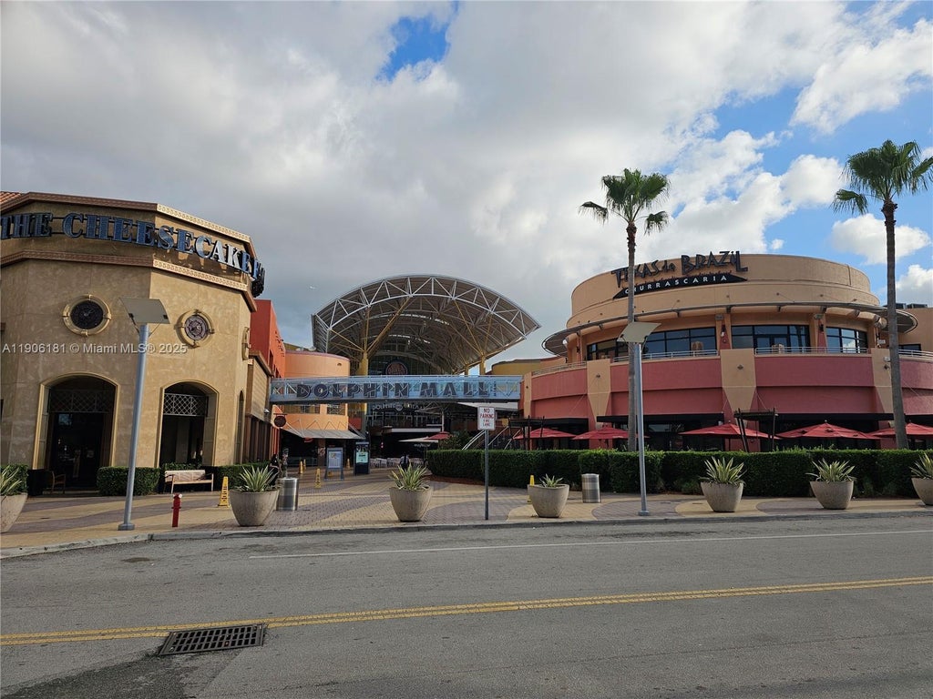 11401 Nw 12th St, Sweetwater