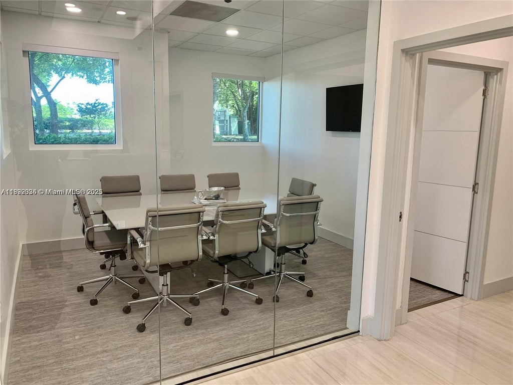 17100 Royal Palm Blvd 1, Weston