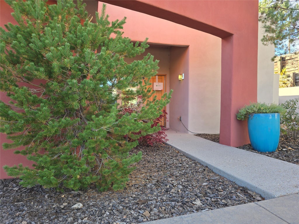 405 Kiva Ct, Santa Fe
