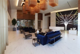 Photo of Listing #A11919001