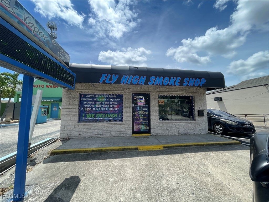 820 Cape Coral Pkwy E, CAPE CORAL