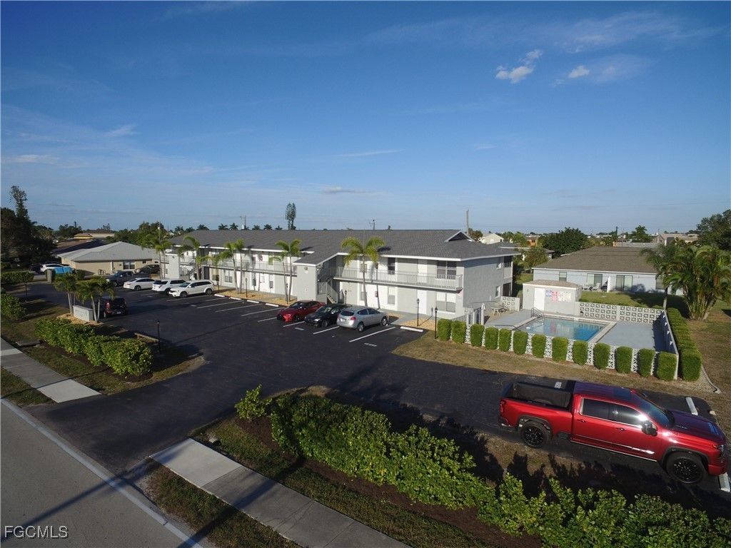 3705 Country Club Blvd 1-12, CAPE CORAL