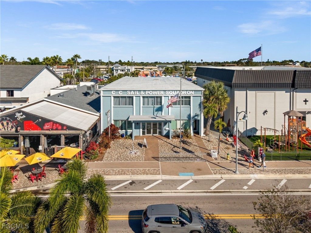917 Se 47th Ter, CAPE CORAL