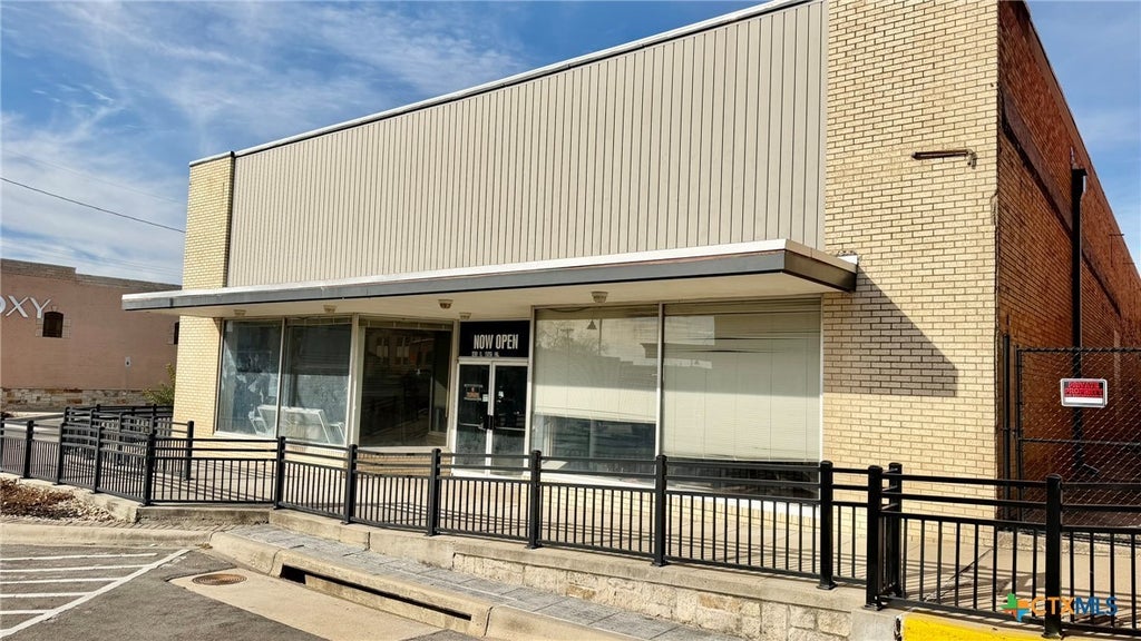 403 N Gray Street, Killeen