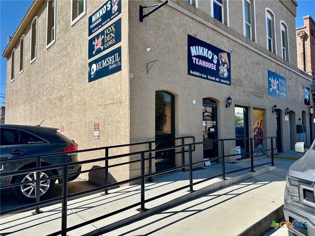 211 E Court Street, Seguin