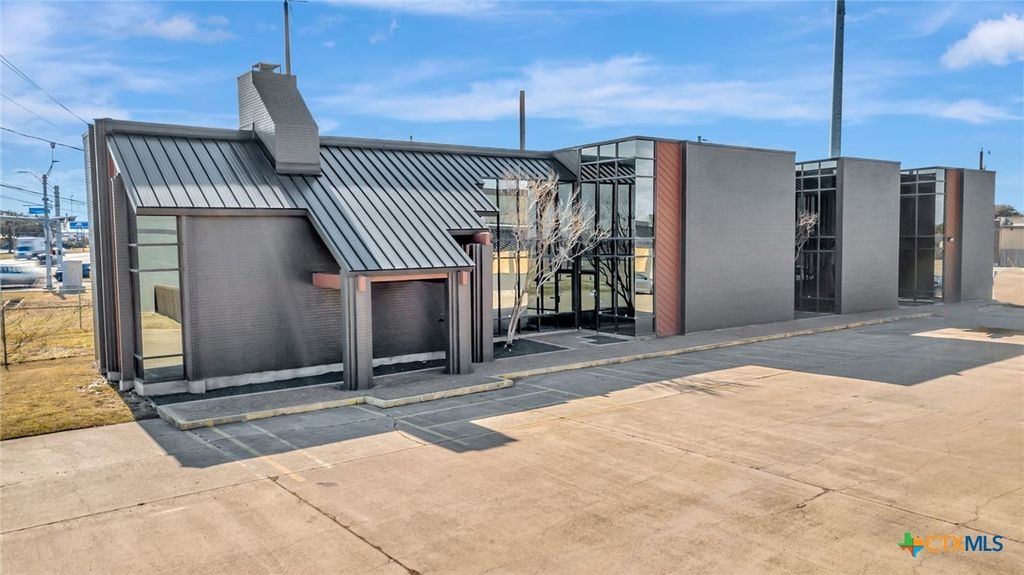 4104 Houston Highway 500, Victoria