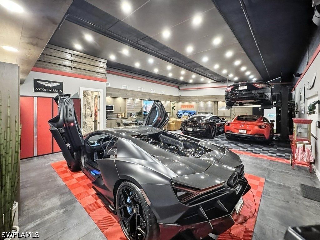 994 N Barfield Dr 11, Marco Island