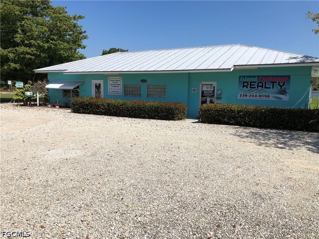 10530 Stringfellow Rd, BOKEELIA