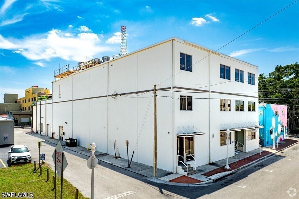 2402 Bay St, Fort Myers