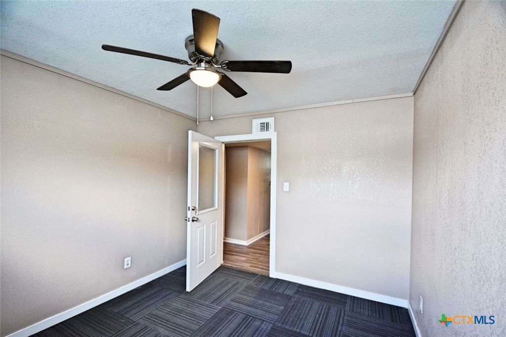 1111 N Walnut Avenue 305, New Braunfels