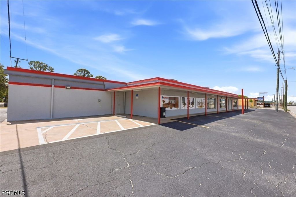 2730 Fowler St, Fort Myers